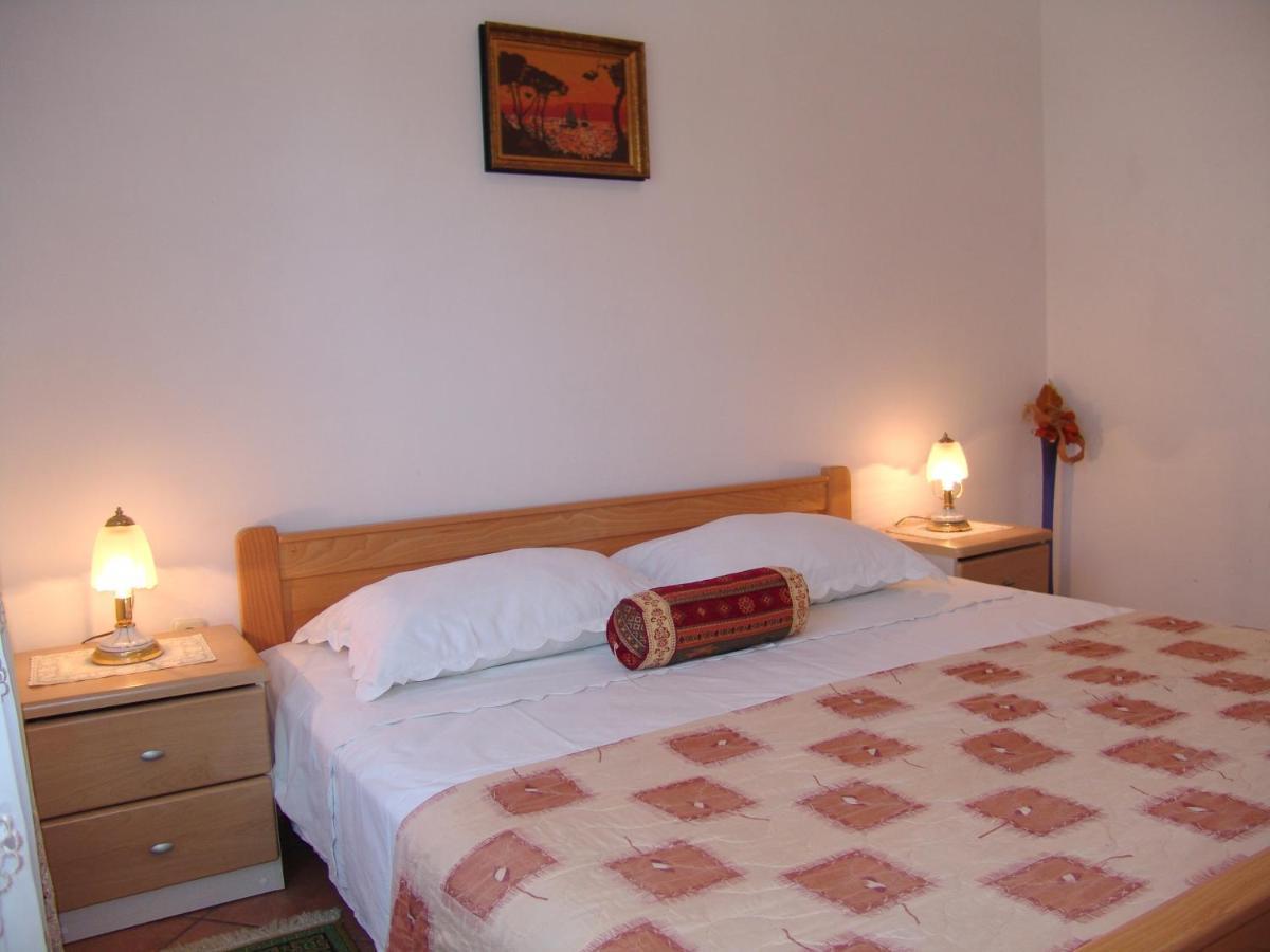 Apartments Bozica Крк Экстерьер фото