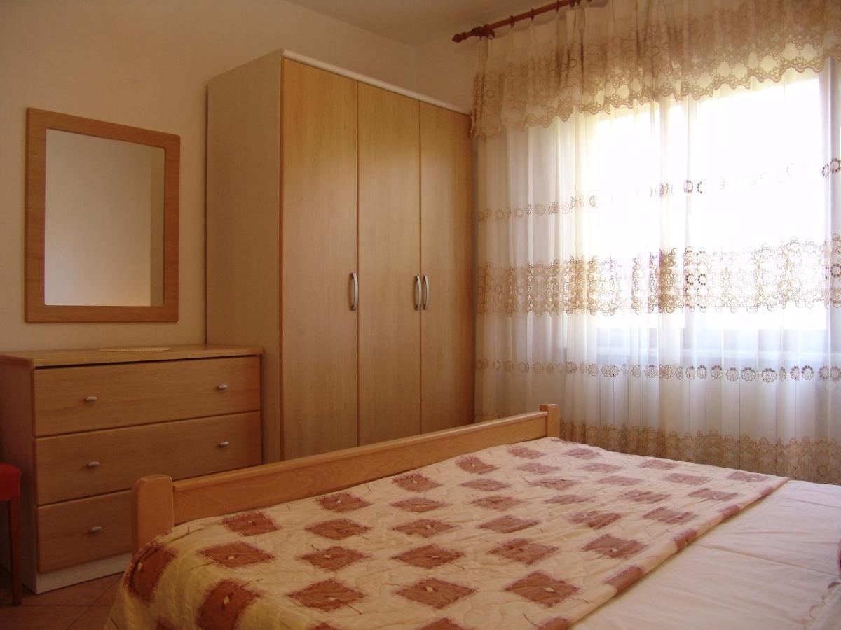 Apartments Bozica Крк Экстерьер фото
