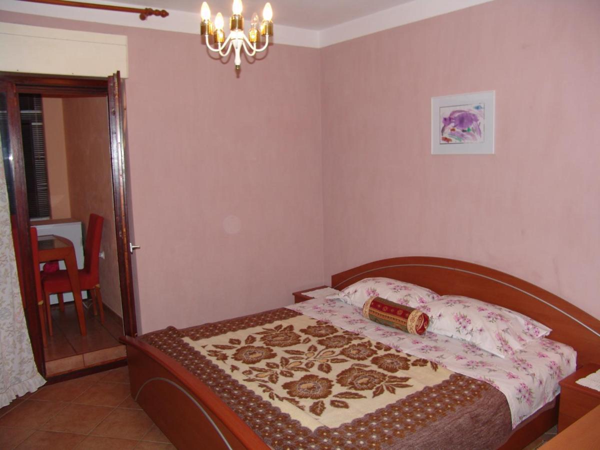 Apartments Bozica Крк Экстерьер фото