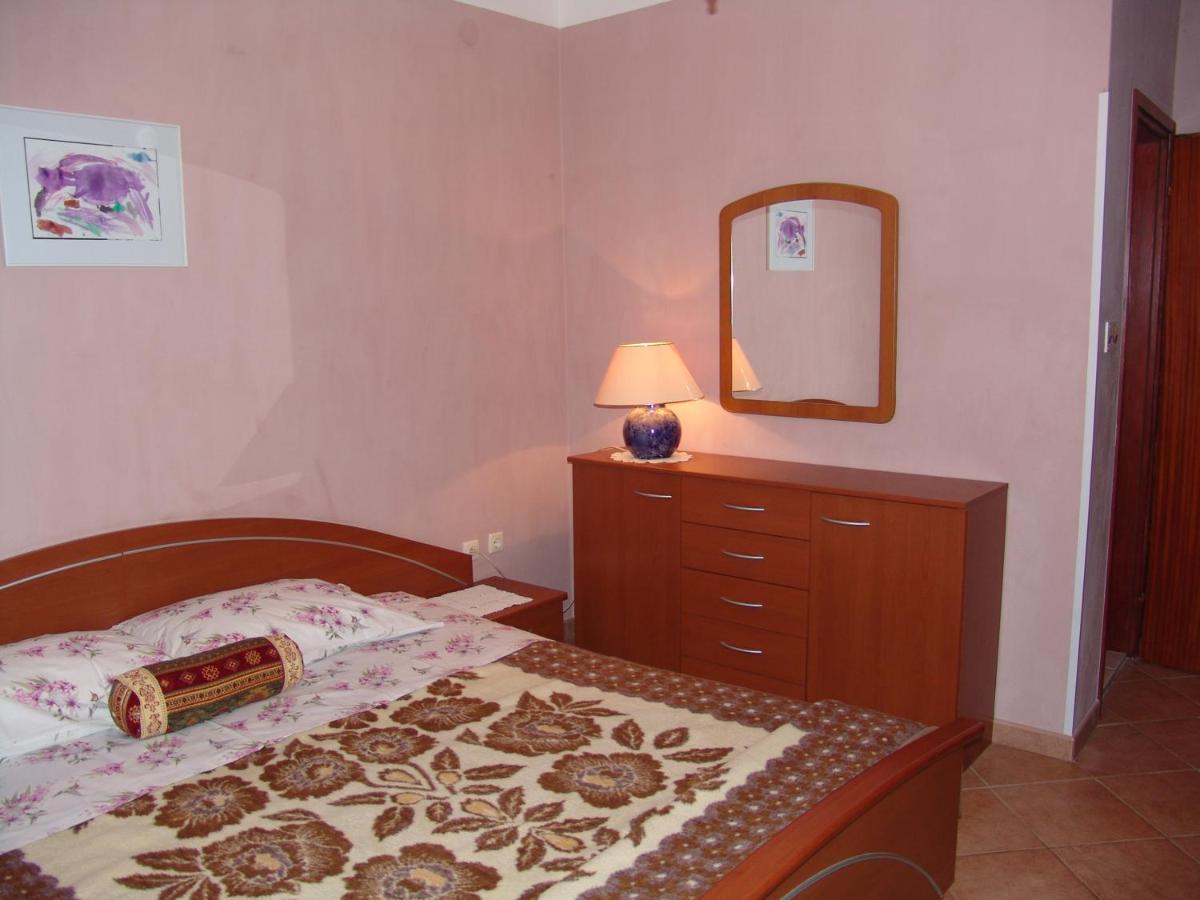 Apartments Bozica Крк Экстерьер фото